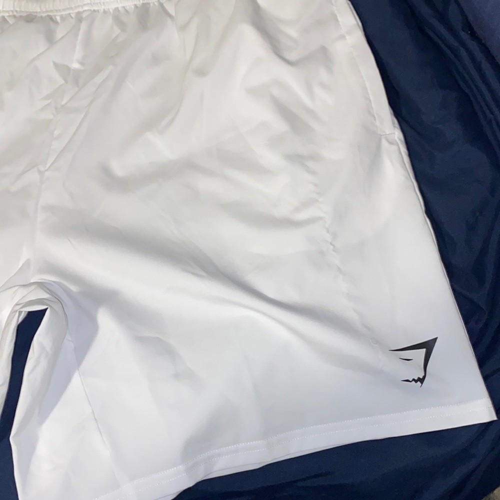 White 7” gym shark shorts no lining